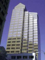 plaza.jpeg (7840 bytes)